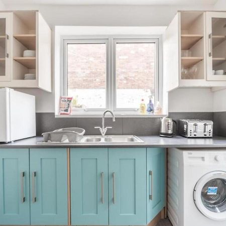 Cosy Home Near Port Of Hull Kingston upon Hull Bagian luar foto